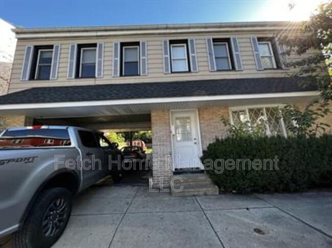 Photo - 233 S 4th St