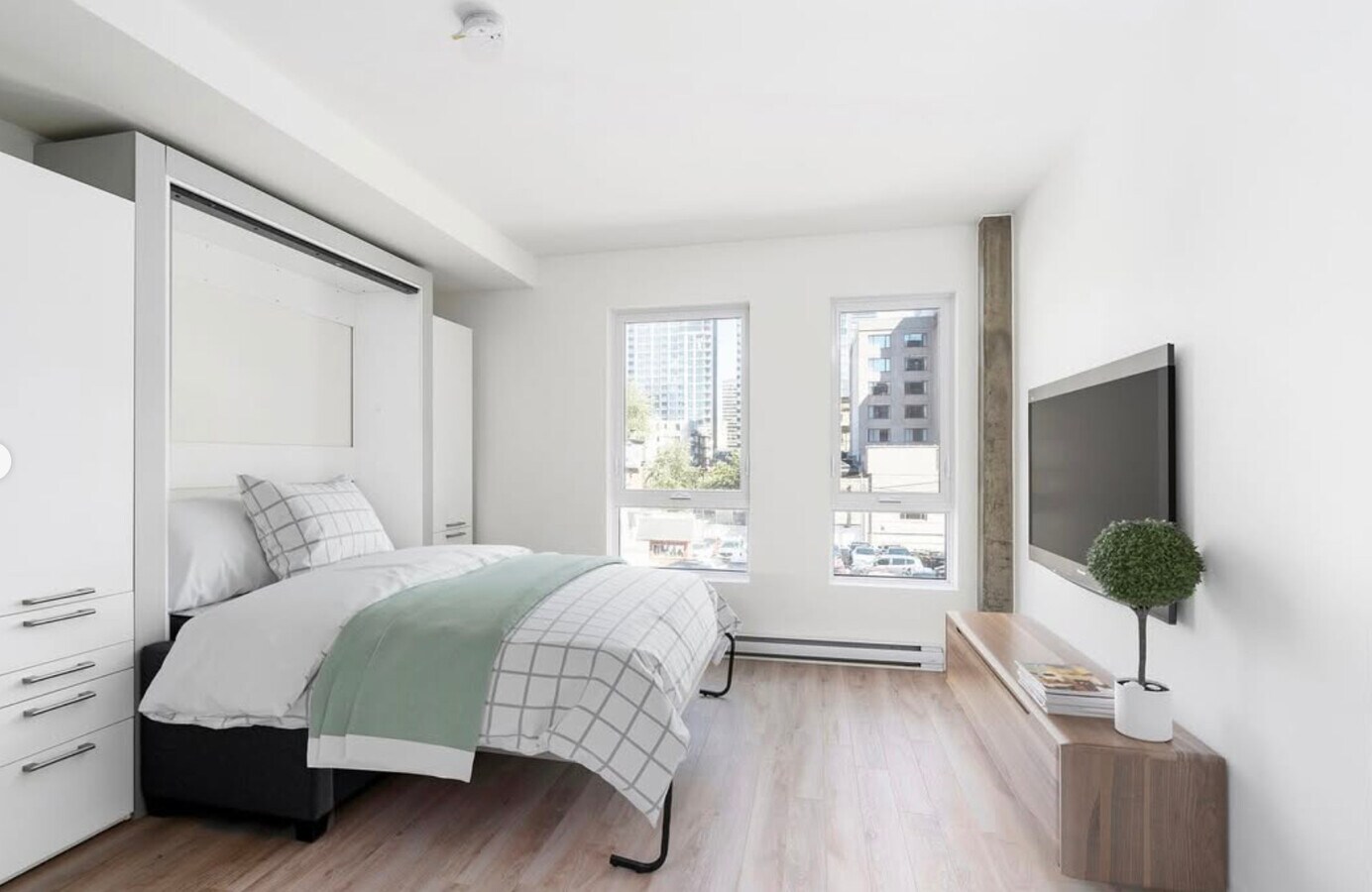 Photo - 1200 Crescent