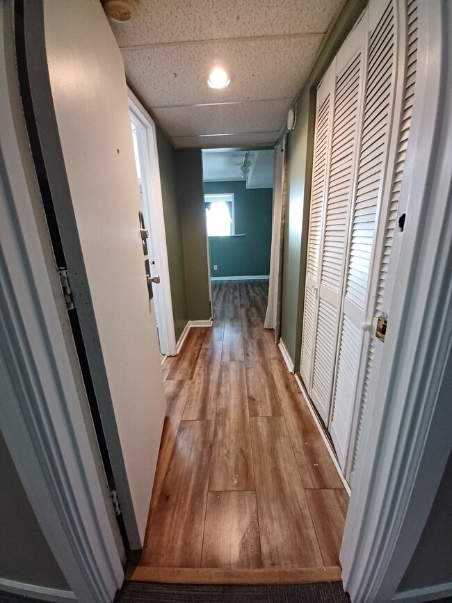 Building Photo - 1700 Clinch Ave Unit #207