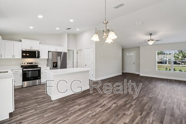 Photo - 7299 Hemlock Rd