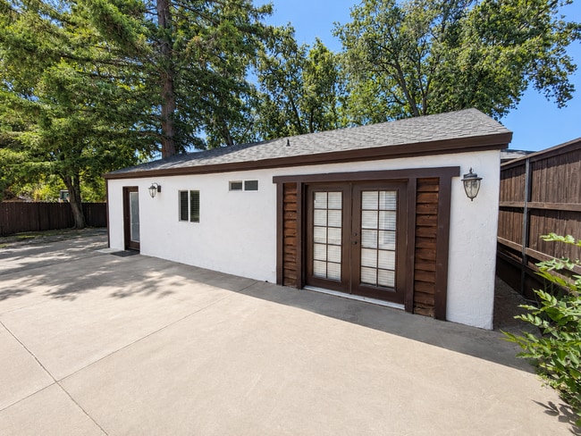 Building Photo - 2245 Ceanothus Ave Unit ADU