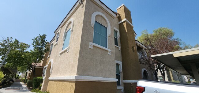 Building Photo - Fantastic 2Bed/2Bath Condo in Southwest Area