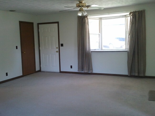Photo - 15 Circle Dr