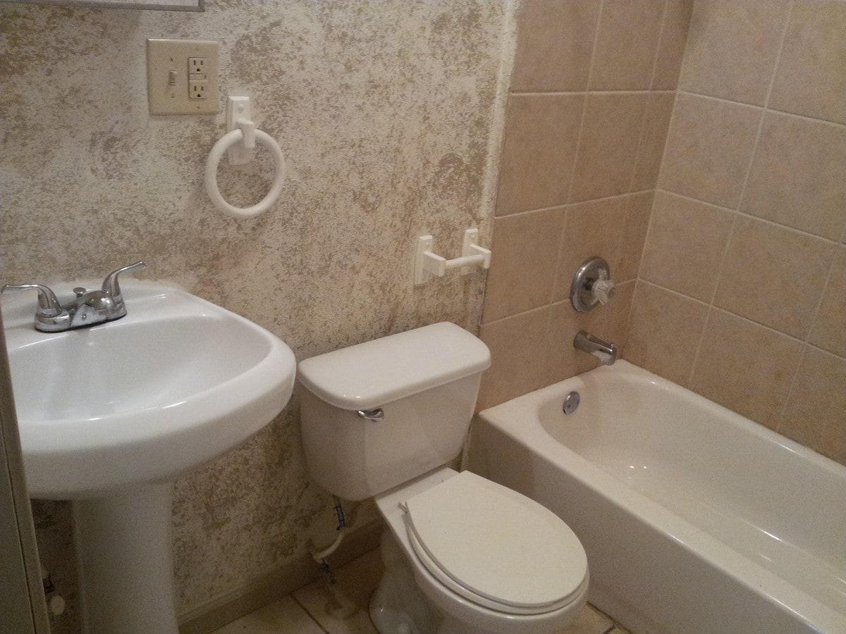 Photo - 2029 Bryan Ave Unidad 2029 Bryan -downstairs