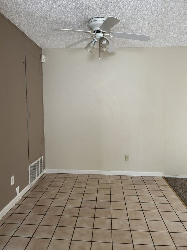 Photo - 4711 Hayford Way Unit 4