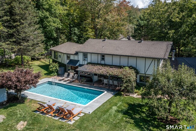 38 Strawberry Ridge Rd