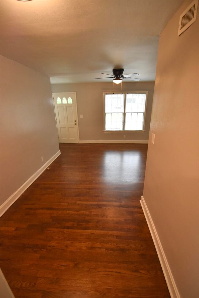 Photo - 219 E 6th Ave
