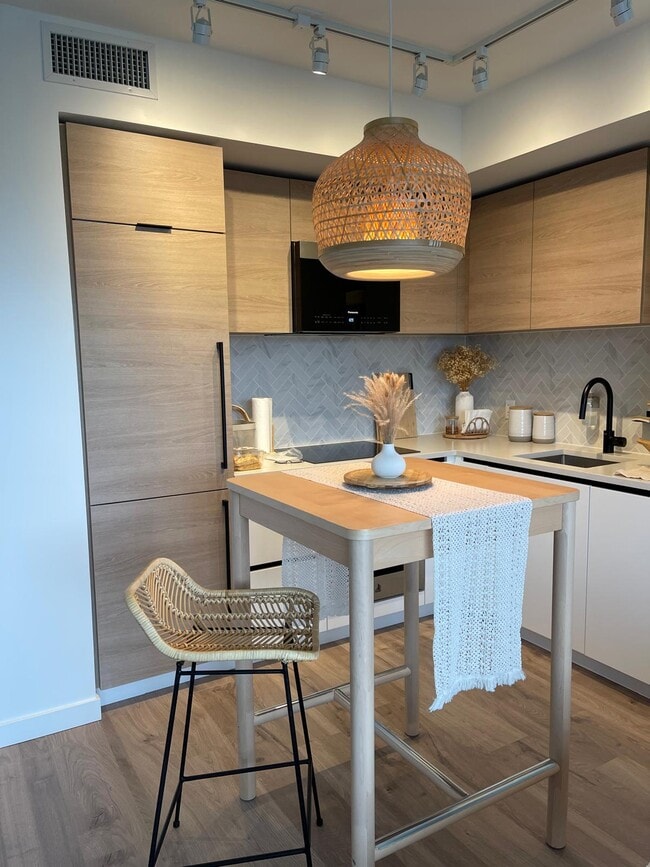 Photo - 13428 105 Av Unit 2603