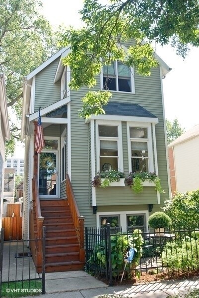 Building Photo - 1729 N Wood St Rental