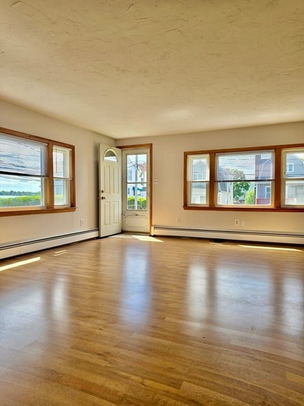 Photo - 130 Charles St