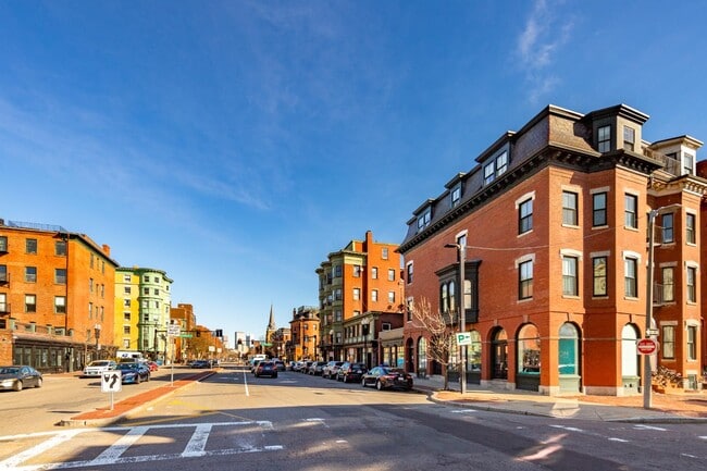 Photo - 784 Tremont St