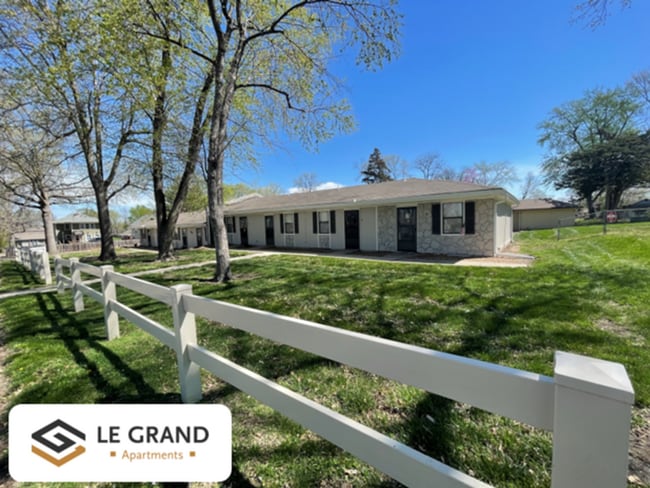 Building Photo - Your New Apartment Awaits at Le Grand Apar...