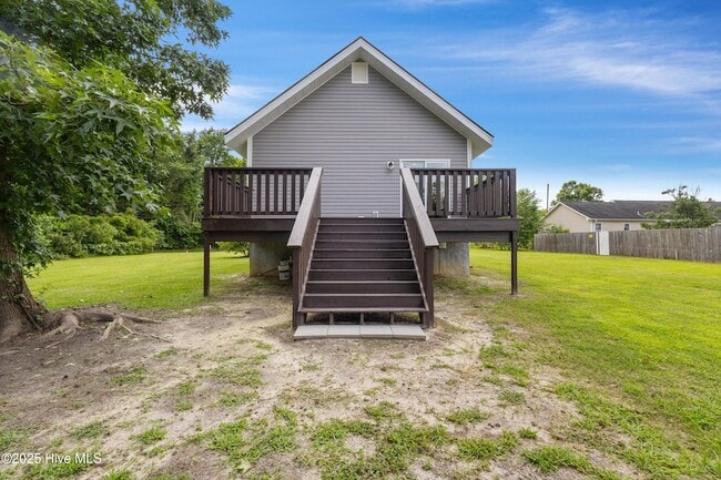 Photo - 213 Sanders St