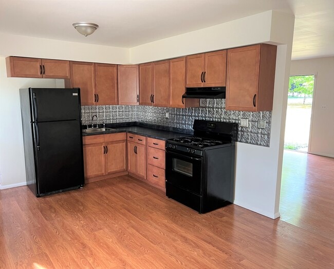 11 Woodland Rd