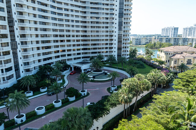 1000 E Island Blvd - 1000 E Island Blvd