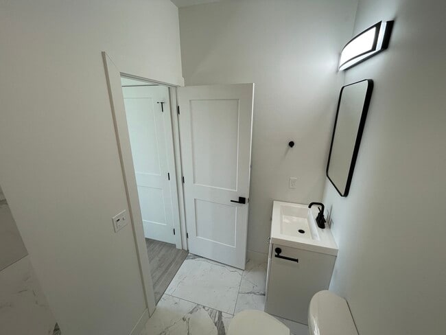 Photo - 1887 E F St