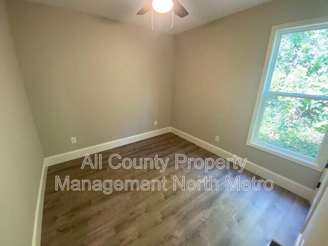 Photo - 5390 Valley Dr