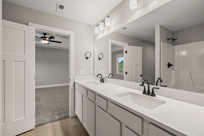 Photo - 2395 Emma Ave Casa