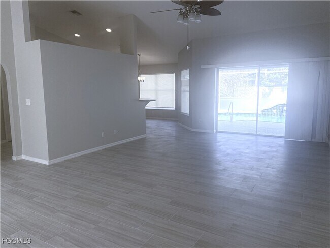 Photo - 2121 SW 5th Ave