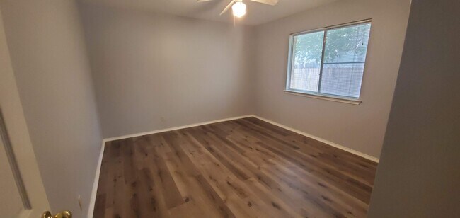 Building Photo - 602 Wagon Wheel Trail Rental