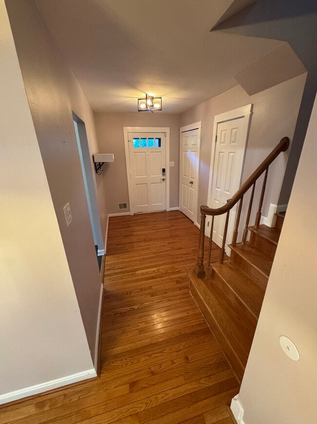 Photo - 9217 Burke Rd