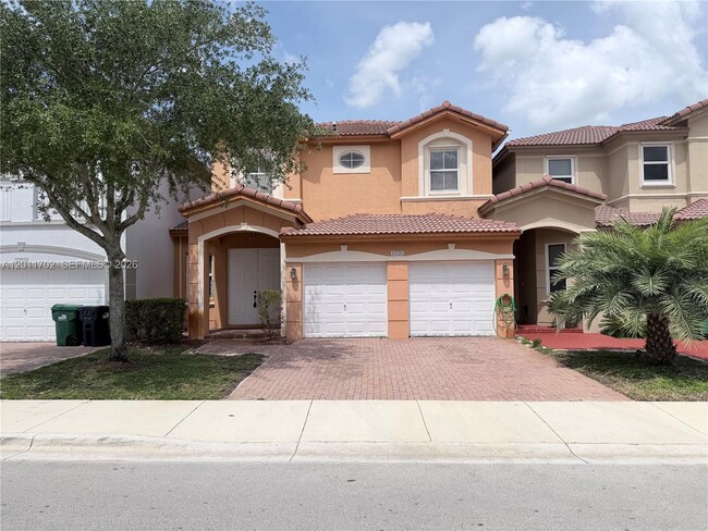 Building Photo - 8720 NW 111th Ct