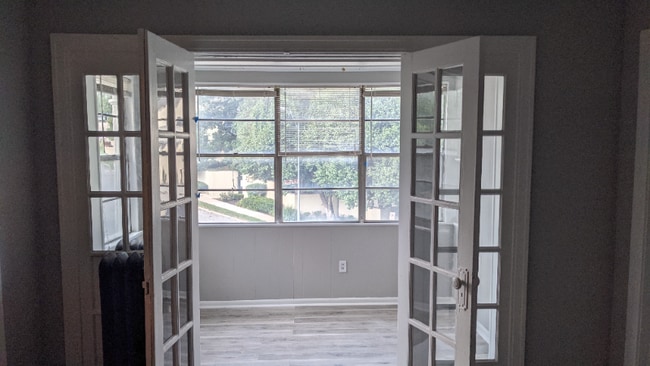 Photo - 131-133 E 46th St Unit 1