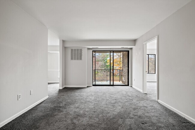 Photo - 142 Georgetown Rd Townhome