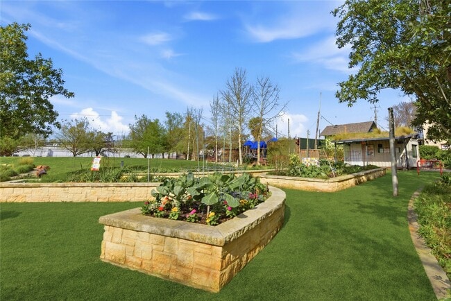 Building Photo - 1516 Bonnie Brae St Unit 1/2