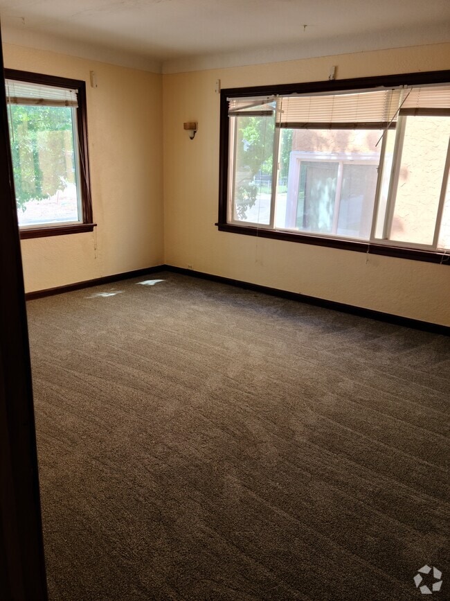 Building Photo - 945 E Lander St Unit 1 Rental