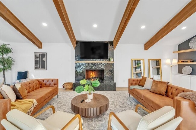 Photo - 2100 Apricot Glen Dr