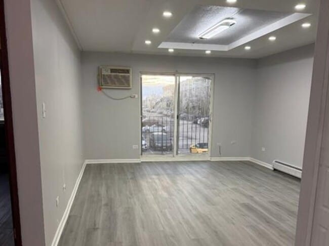 Photo - 280 Shorewood Dr