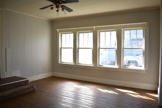 Comedor - 2005 McLean St