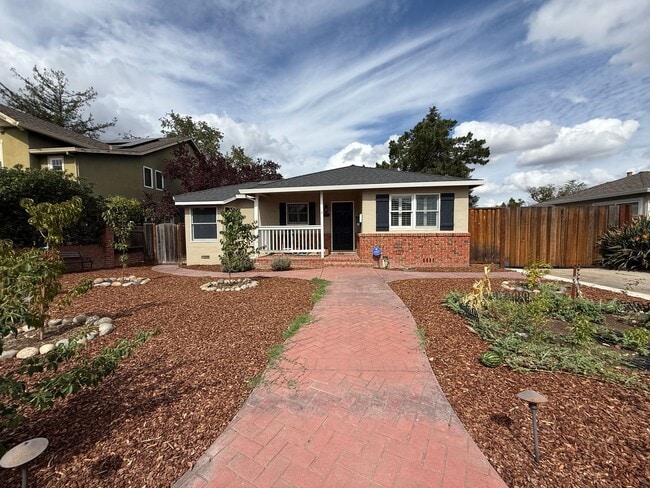 Building Photo - Beautiful Home With Stand-Alone ADU | Camb...