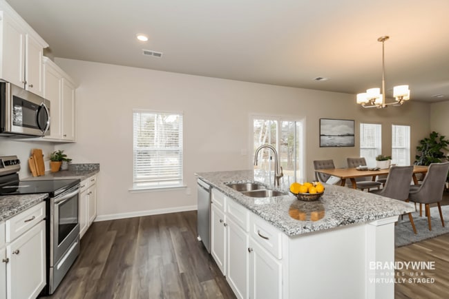 Photo - 589 Glenmanor Dr