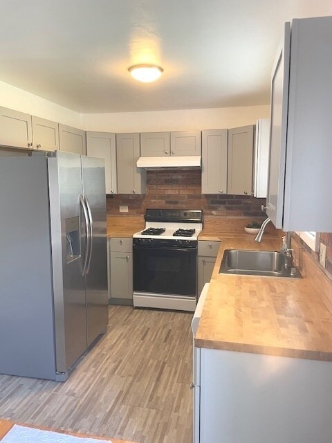 Photo - 610 Applegate Ln