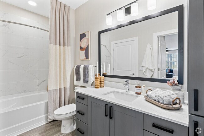 2BR, 2BA - 1,031SF - Bathroom