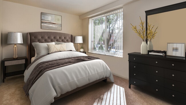 Photo - Graduate Hills & Gardens