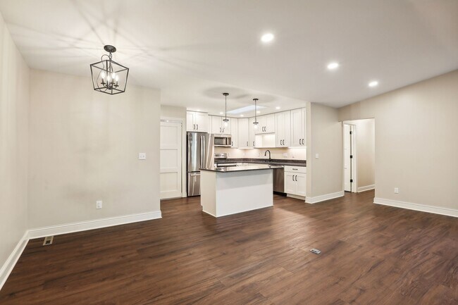 Photo - 1195 Weston Ln N House