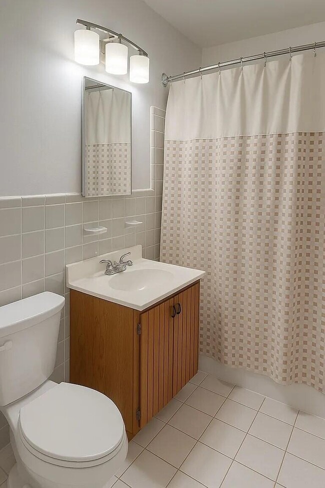 Photo - 2800 Middle River Dr