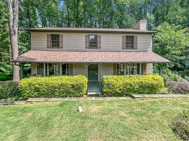 Building Photo - 2491 Annandale Dr