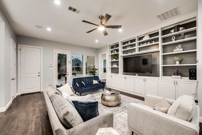 Photo - 987 Little Den Dr Unidad ID1019519P