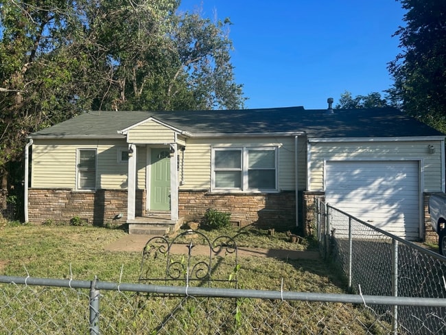 Building Photo - 5694 W 3rd St