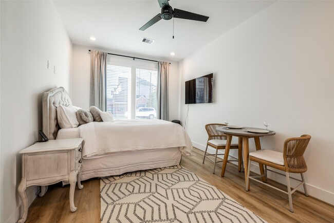 Photo - 412 N Nagle St