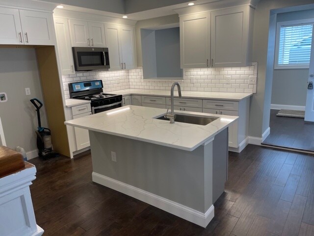 Kitchen - 213 Maple St