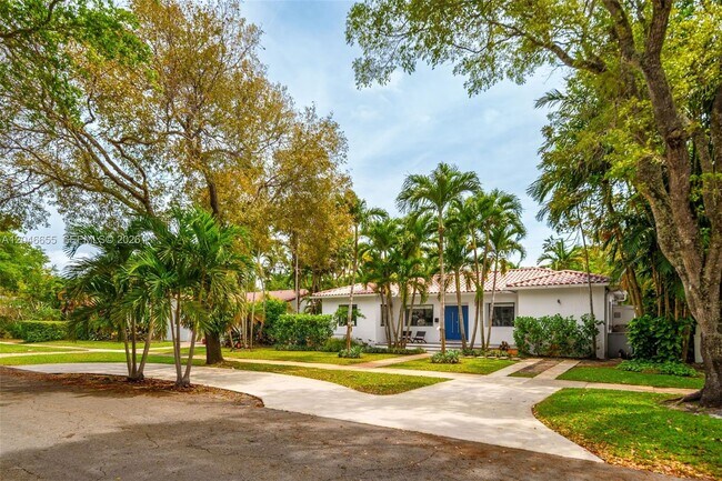 Photo - 334 NE 100th St