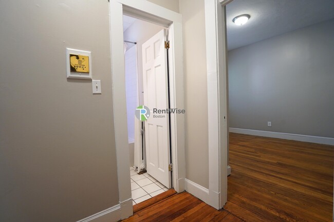 Photo - 79 Gordon St Condo Unit 2