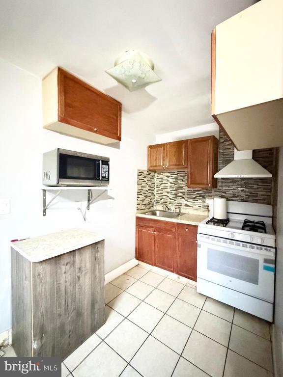 Photo - 176 W Hanover St