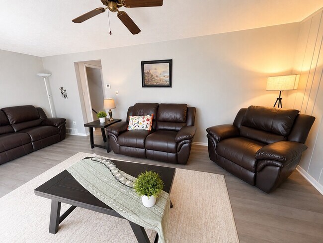 4301 Cox Dr Unit B