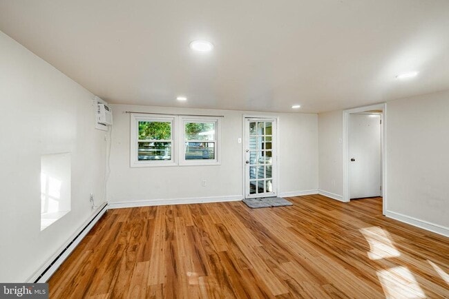 Building Photo - 228 Crawford Ave Unit 3